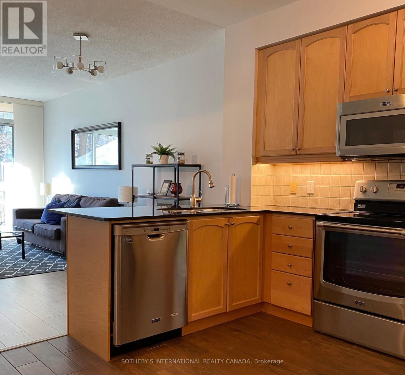 306 - 70 ABSOLUTE AVENUE Image 8