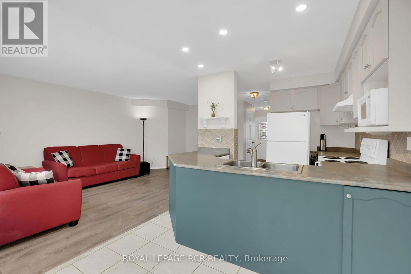 13 QUEENSLAND CRESCENT Image 11