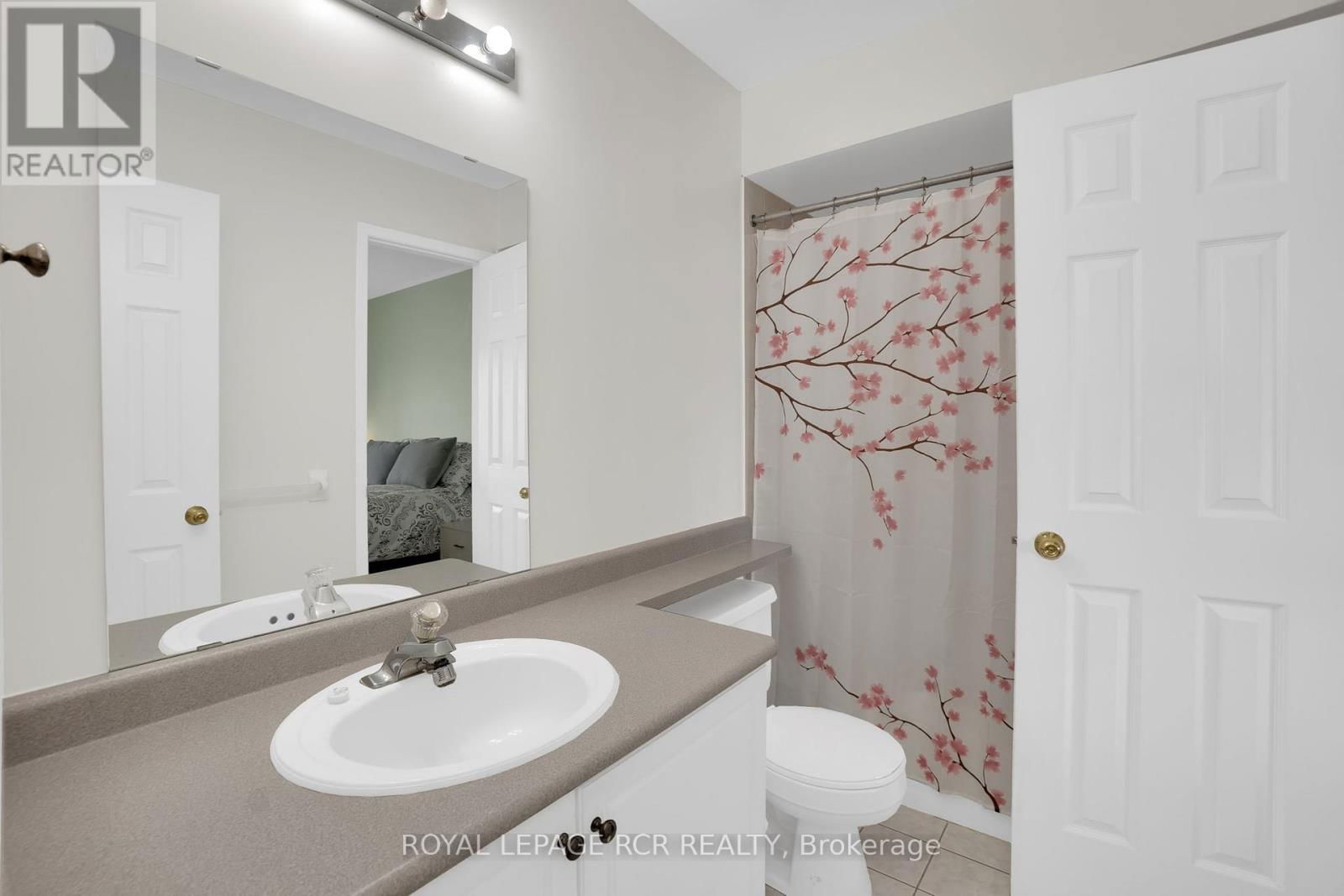 13 QUEENSLAND CRESCENT Image 16