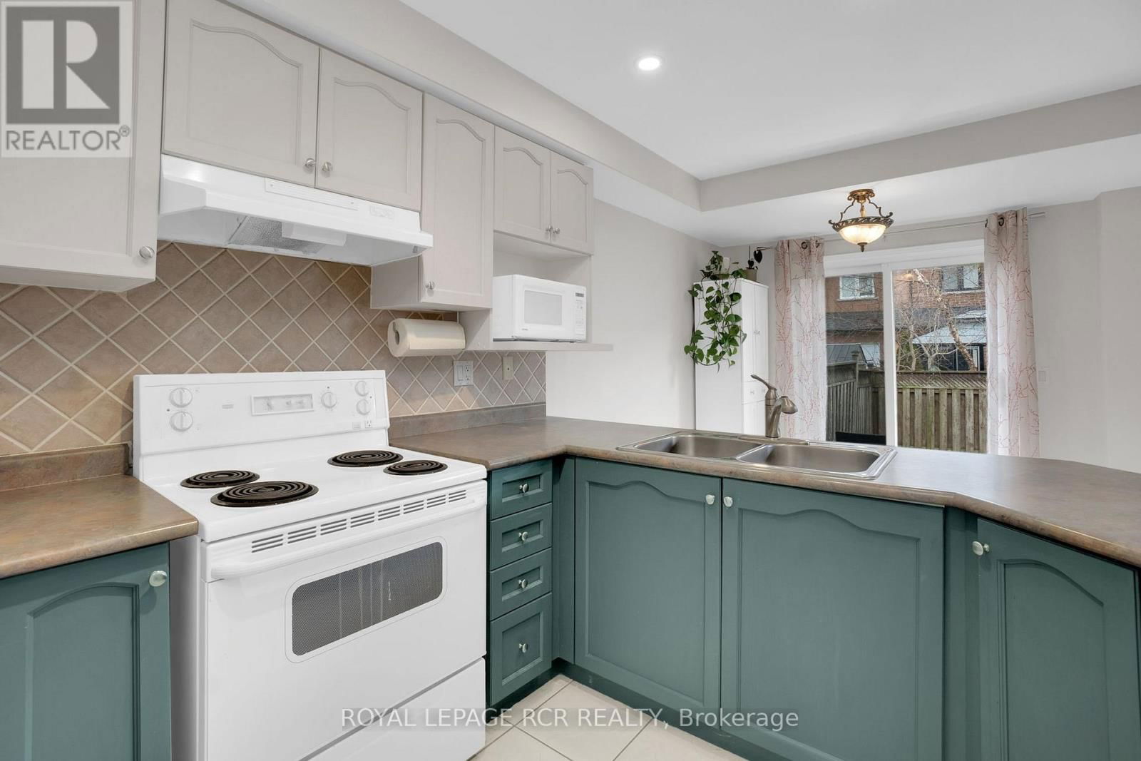 13 QUEENSLAND CRESCENT Image 8