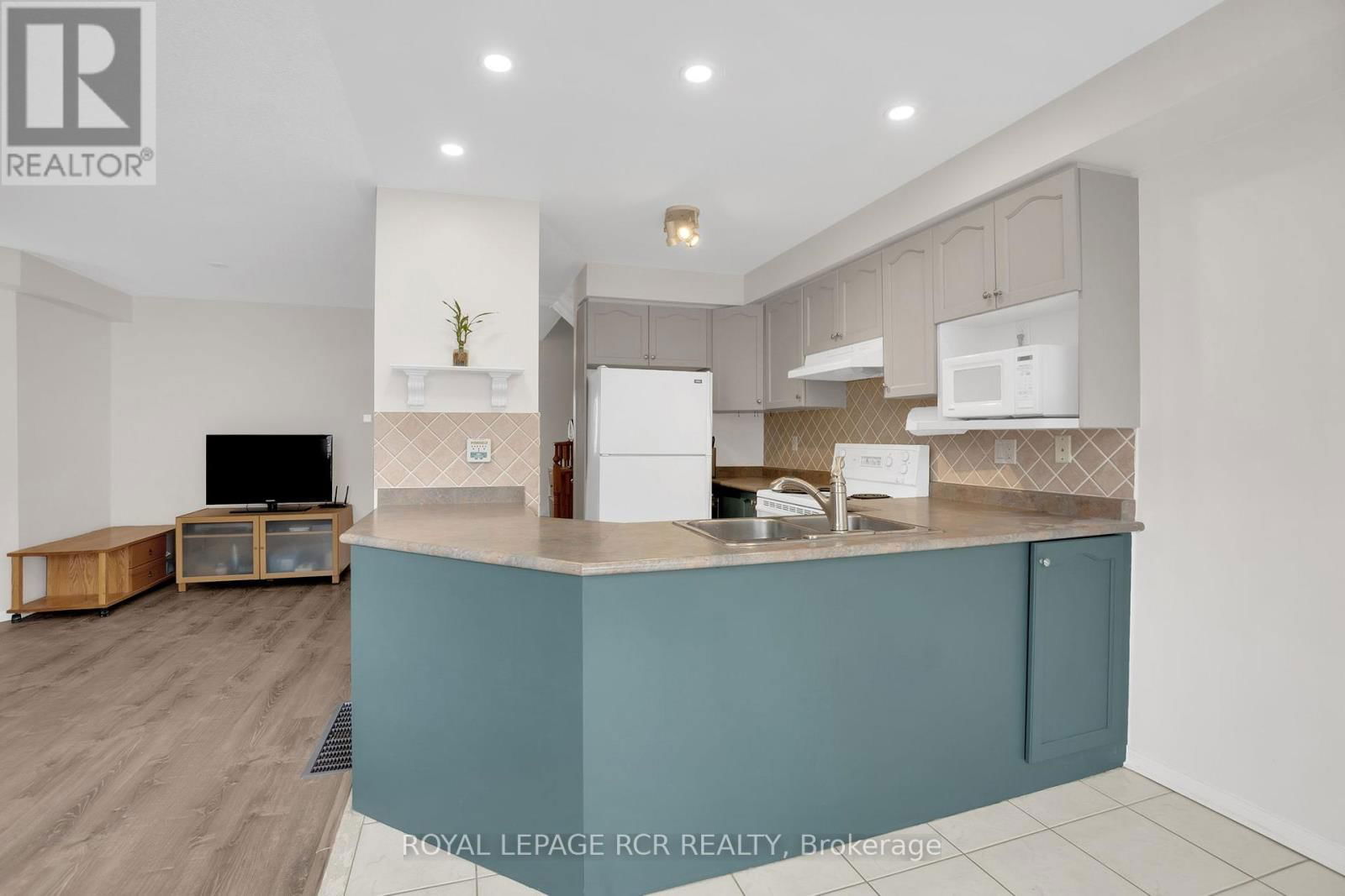 13 QUEENSLAND CRESCENT Image 9