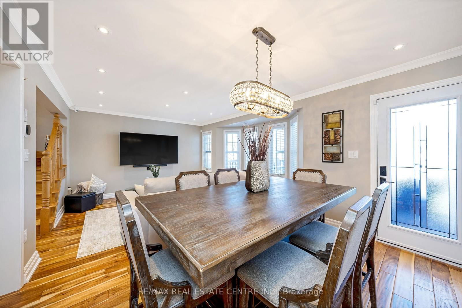 681 SPEYER CIRCLE Image 11