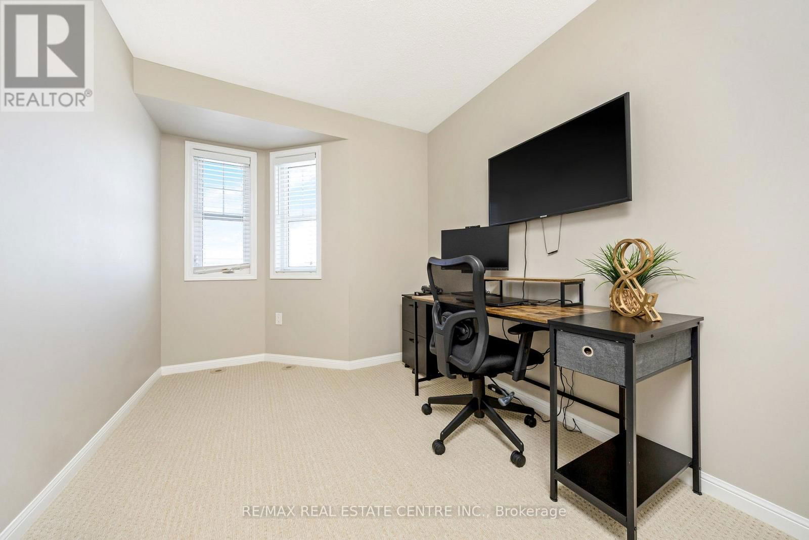 681 SPEYER CIRCLE Image 19