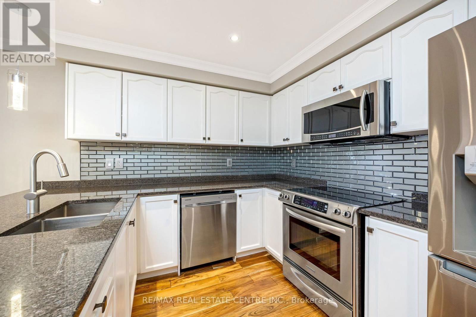 681 SPEYER CIRCLE Image 6