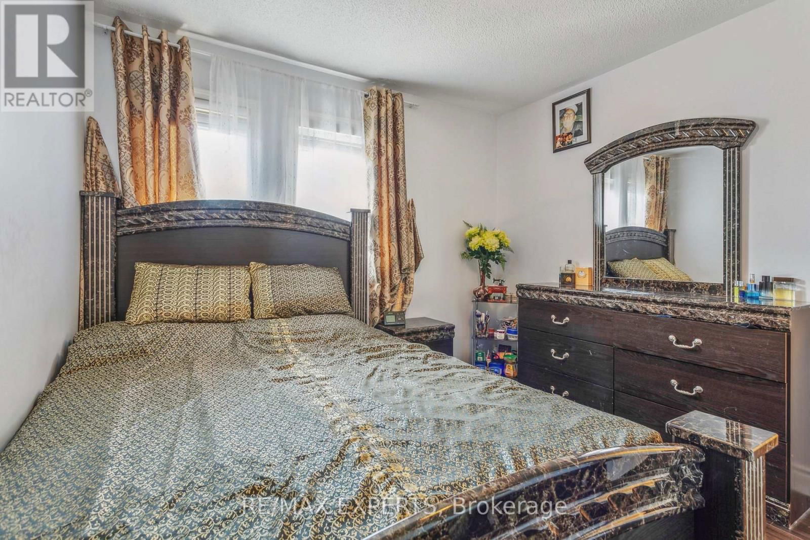 29 NARROW VALLEY CRESCENT Image 35