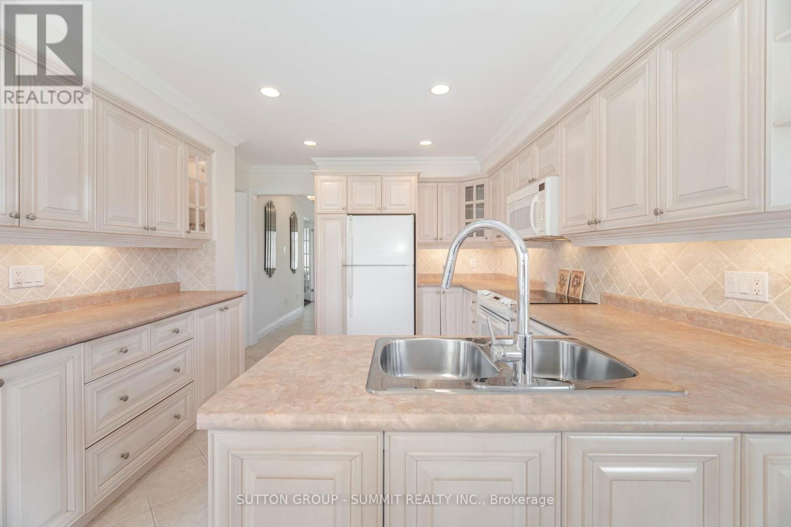 1245 SAGINAW CRESCENT Image 16