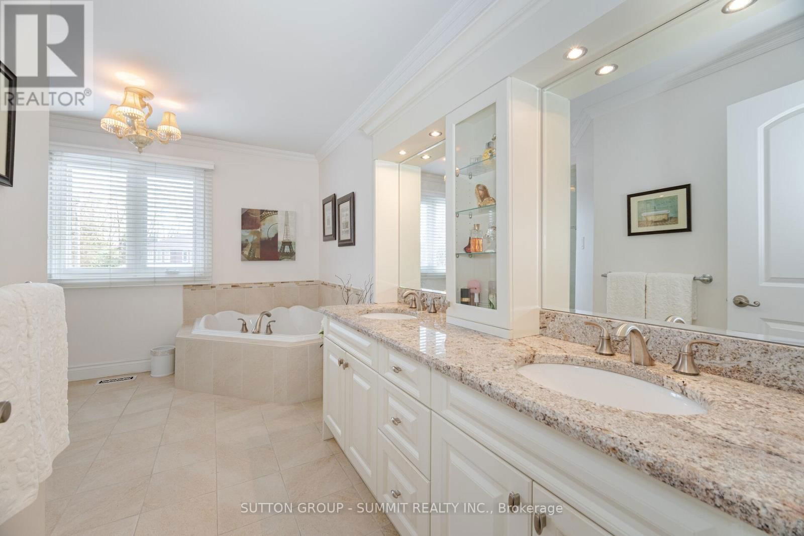 1245 SAGINAW CRESCENT Image 31