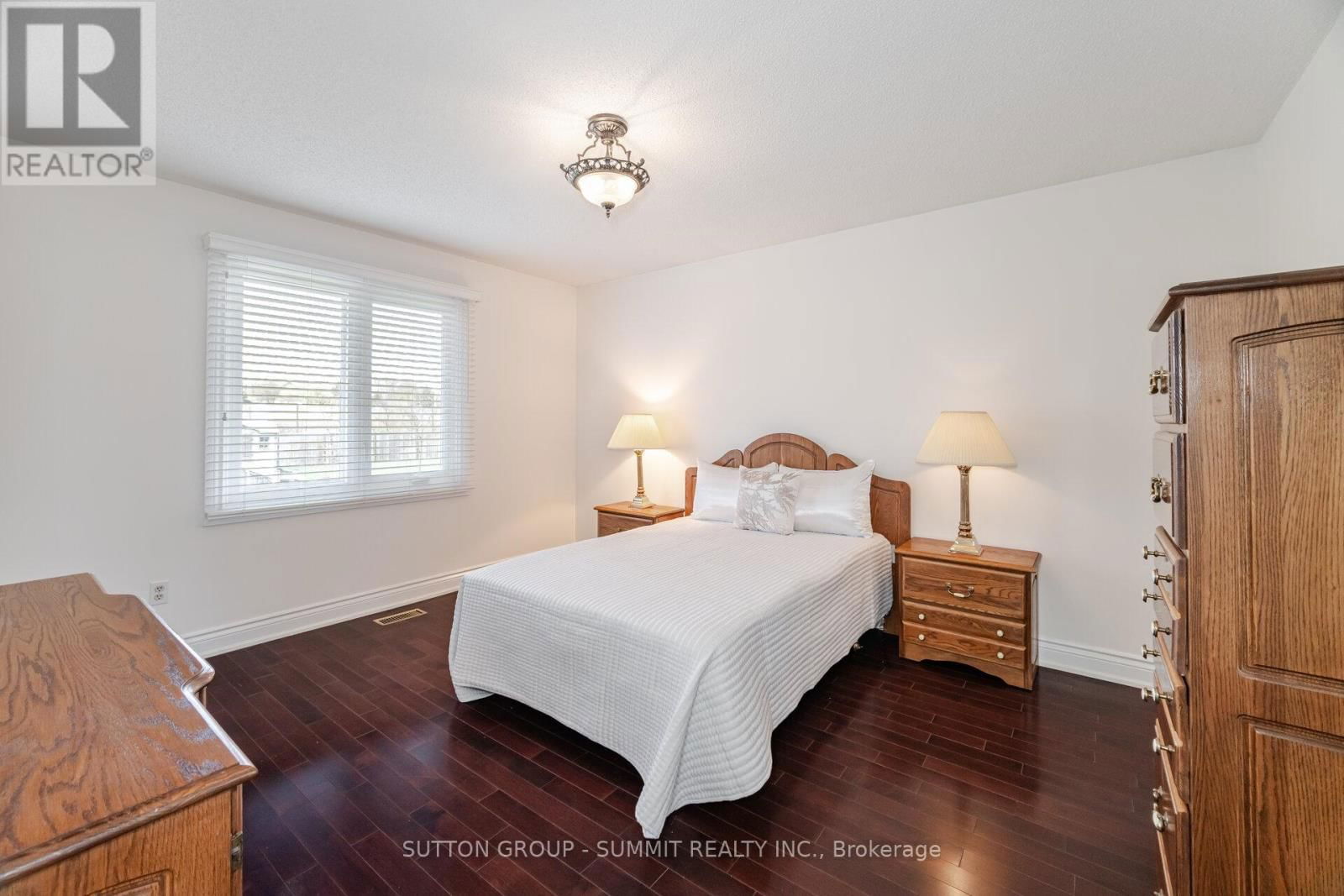 1245 SAGINAW CRESCENT Image 37