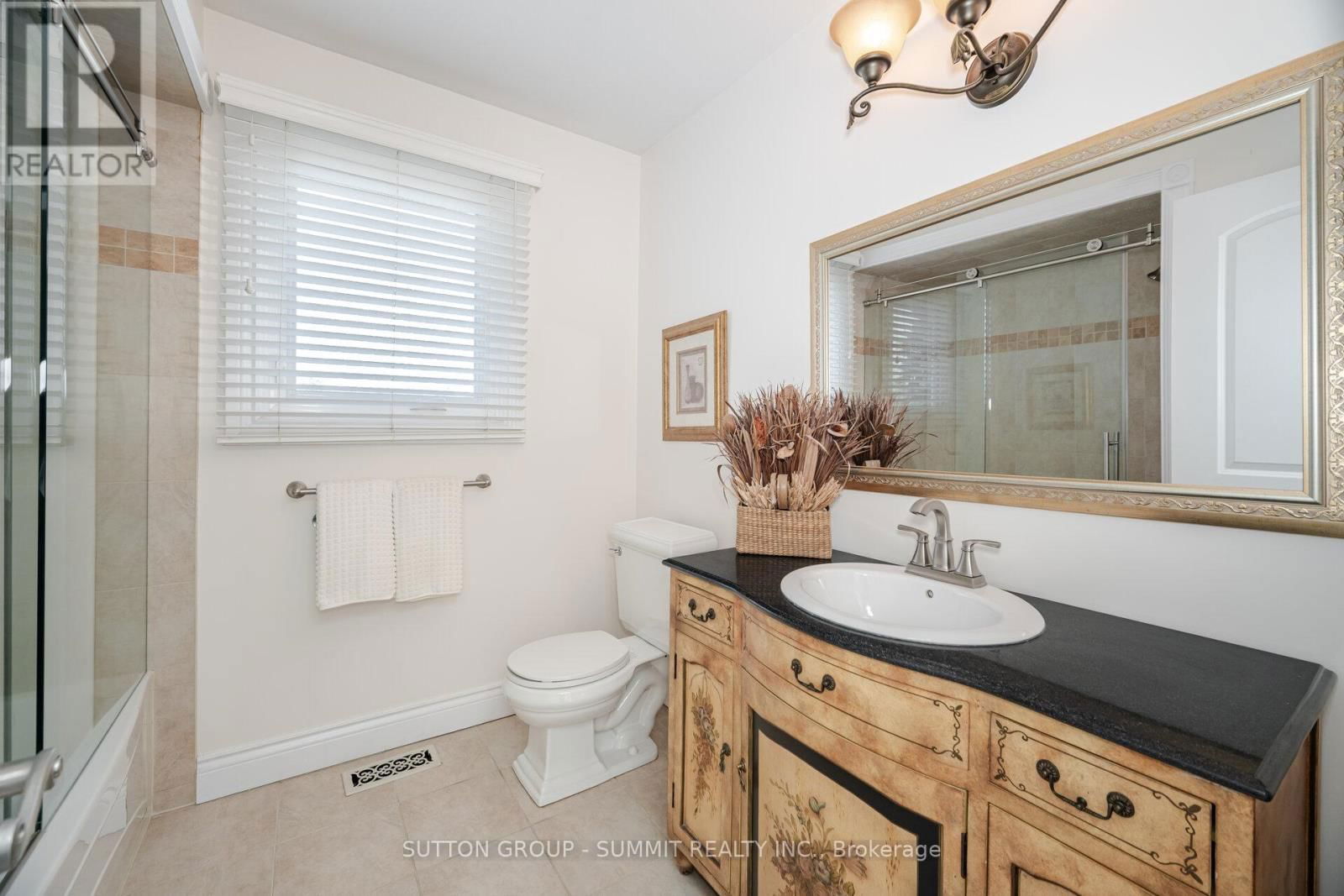 1245 SAGINAW CRESCENT Image 41
