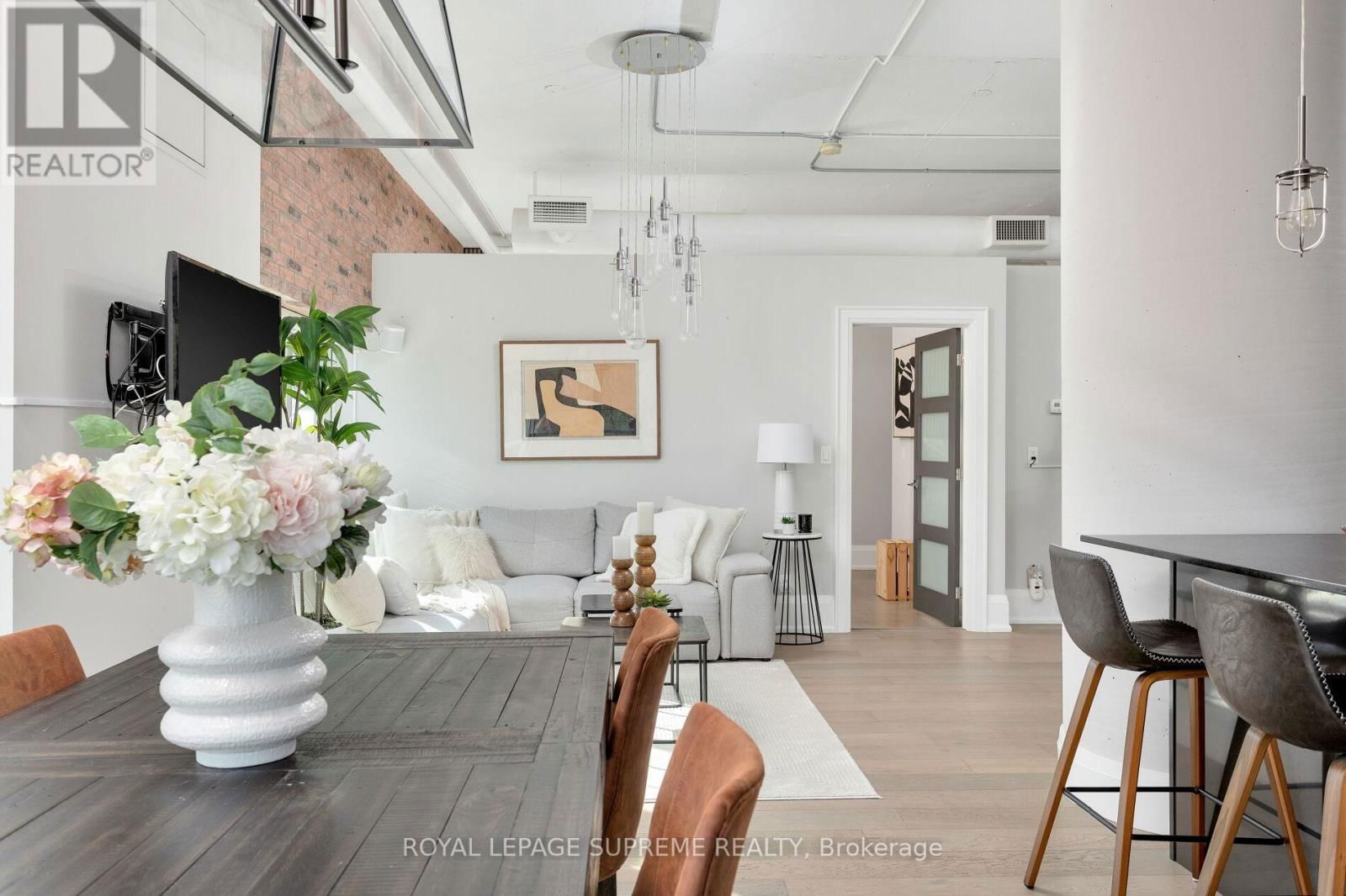 209 - 2 FIELDWAY ROAD Image 14