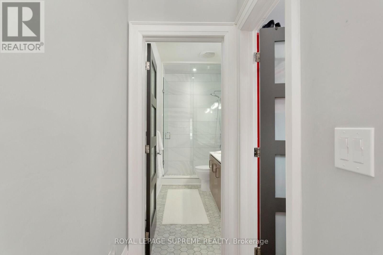 209 - 2 FIELDWAY ROAD Image 22