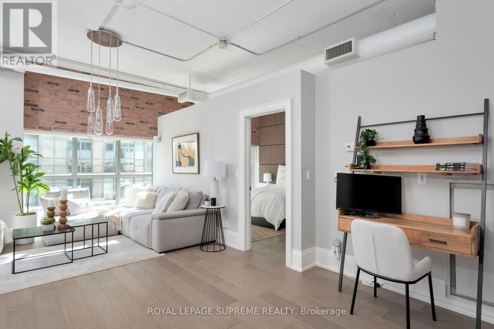 209 - 2 FIELDWAY ROAD Image 25