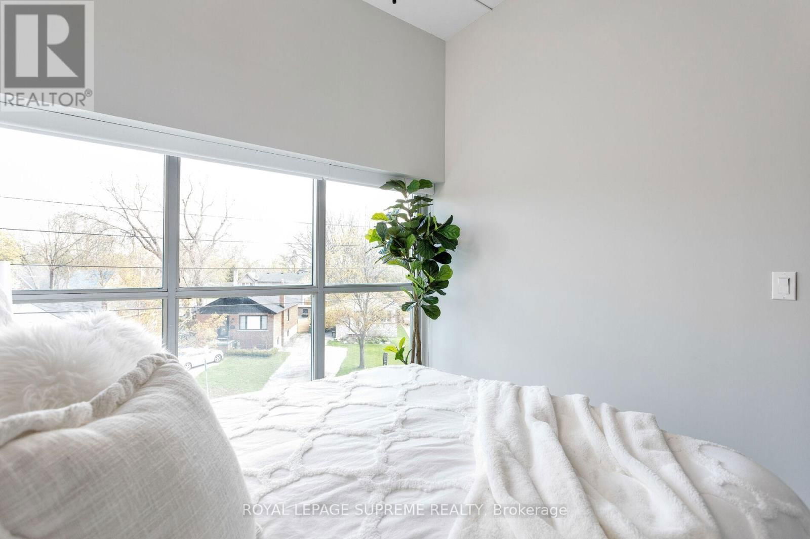 209 - 2 FIELDWAY ROAD Image 31