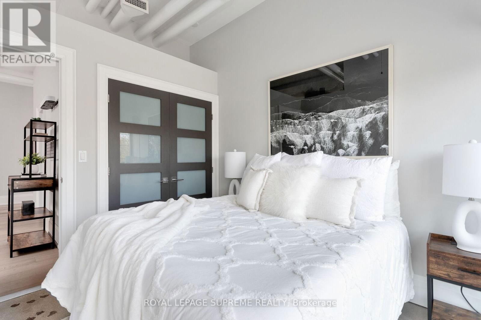 209 - 2 FIELDWAY ROAD Image 32