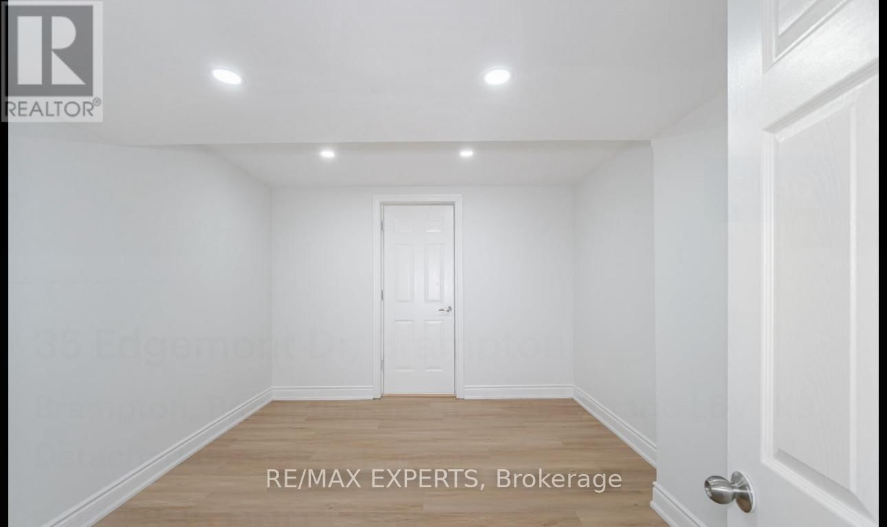 35 EDGEMONT DRIVE Image 12