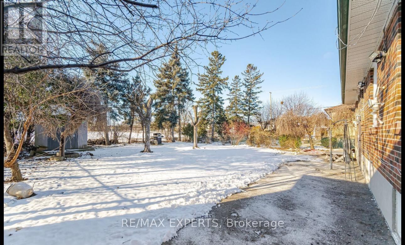 35 EDGEMONT DRIVE Image 17
