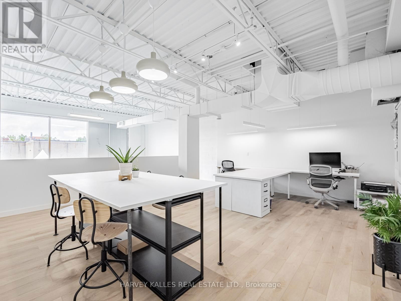 57 - 1215 QUEENSWAY EAST Image 32