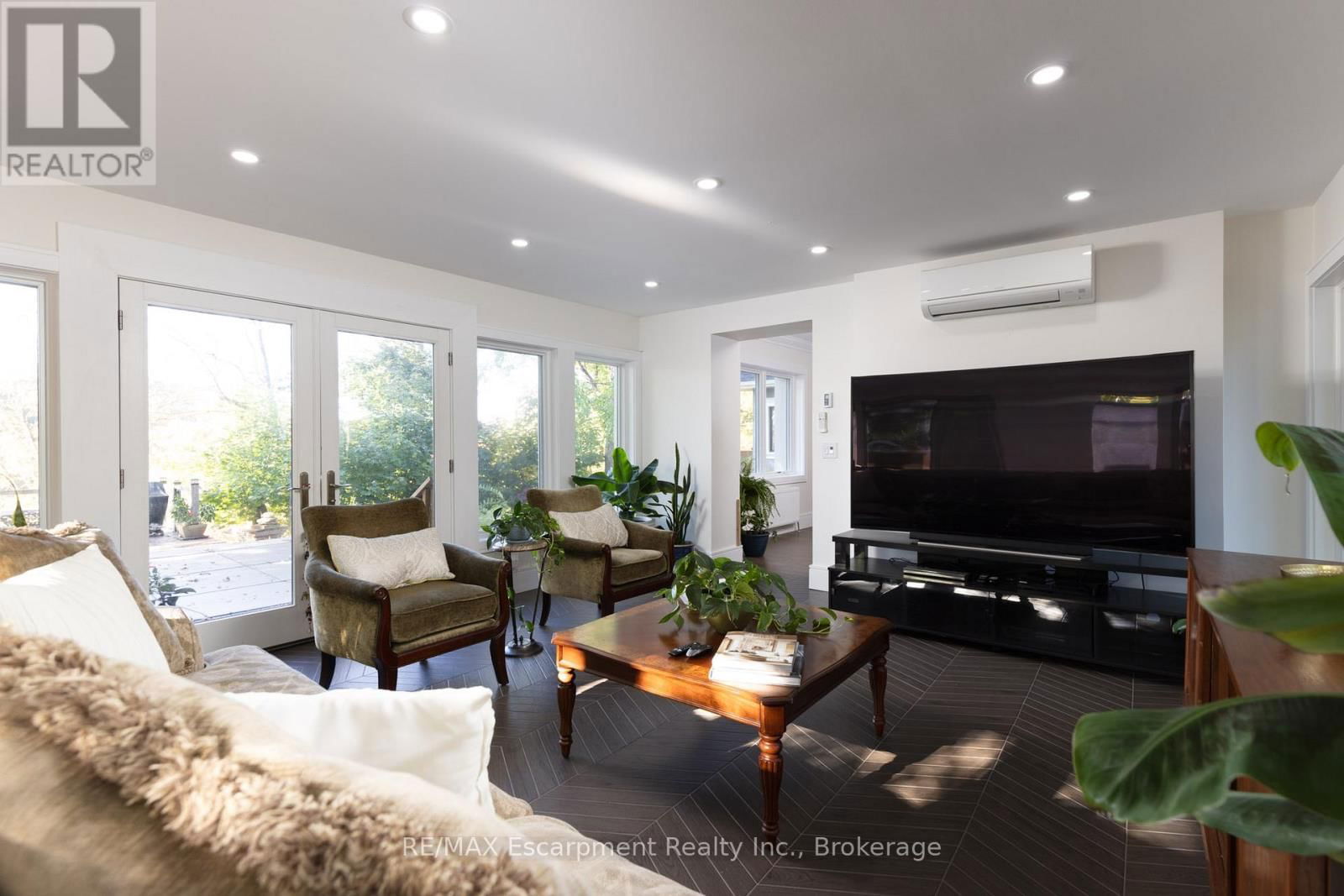 416 TRAFALGAR ROAD Image 10