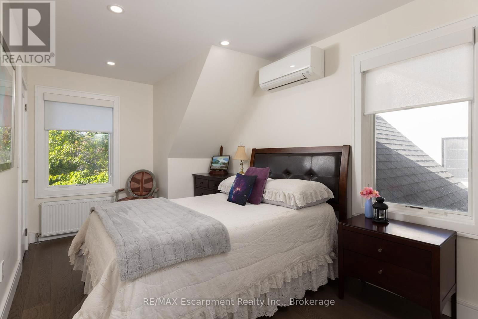 416 TRAFALGAR ROAD Image 24