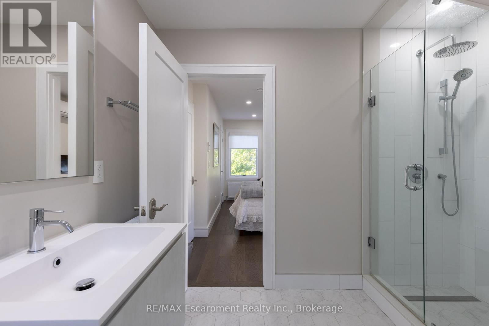 416 TRAFALGAR ROAD Image 25