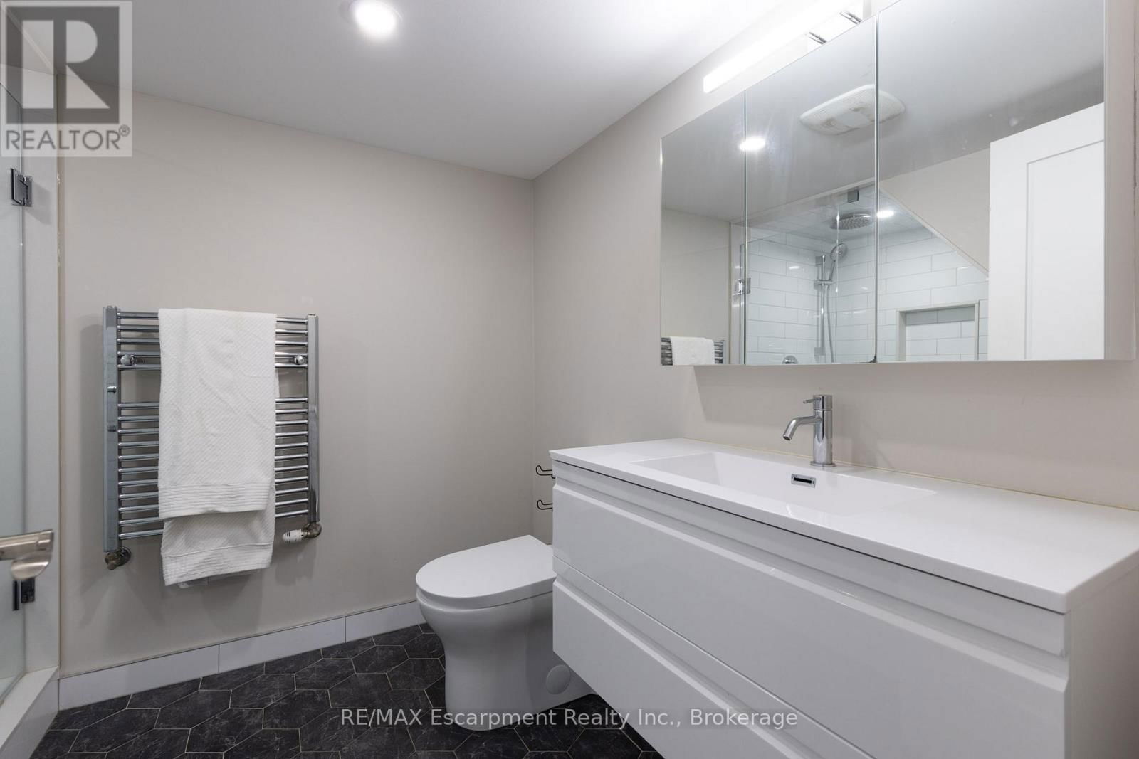 416 TRAFALGAR ROAD Image 32