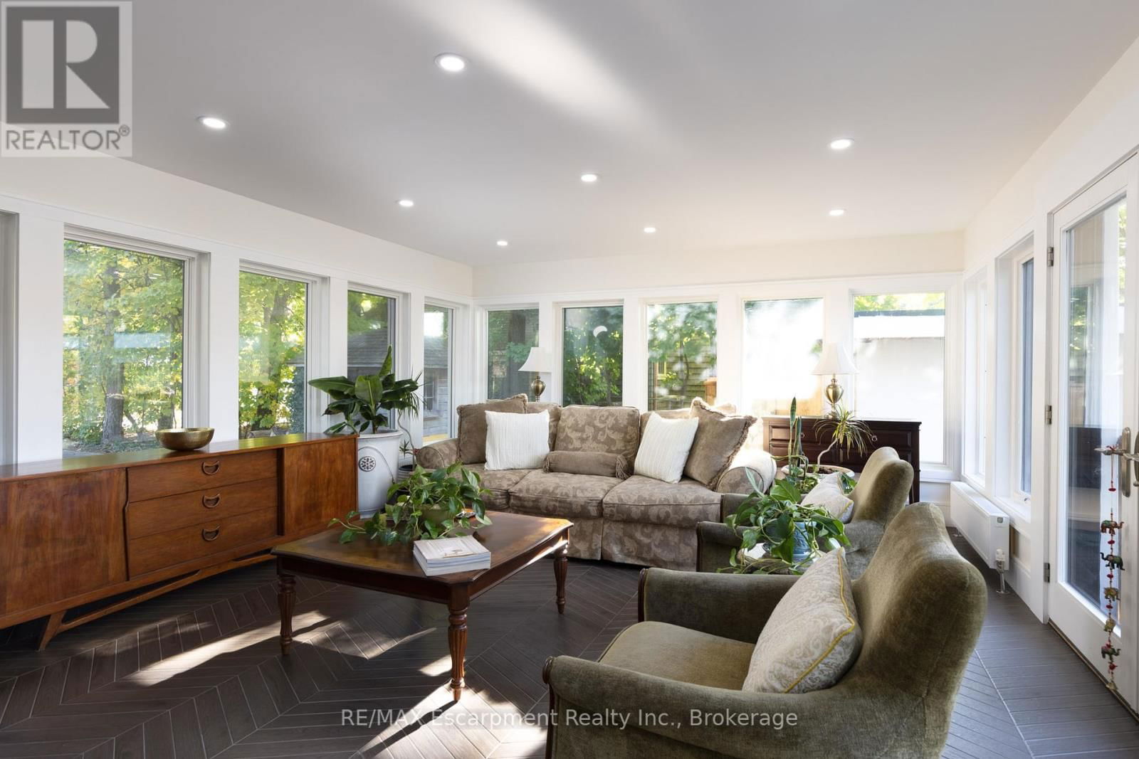 416 TRAFALGAR ROAD Image 9