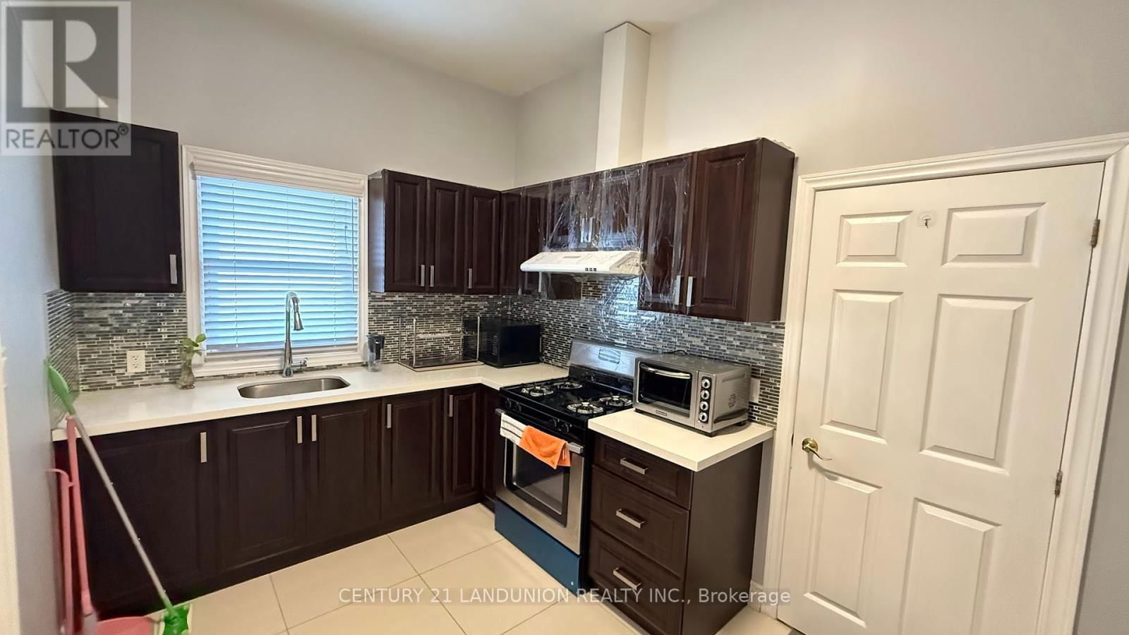 Back Unit - 10 NINETEENTH STREET Image 2