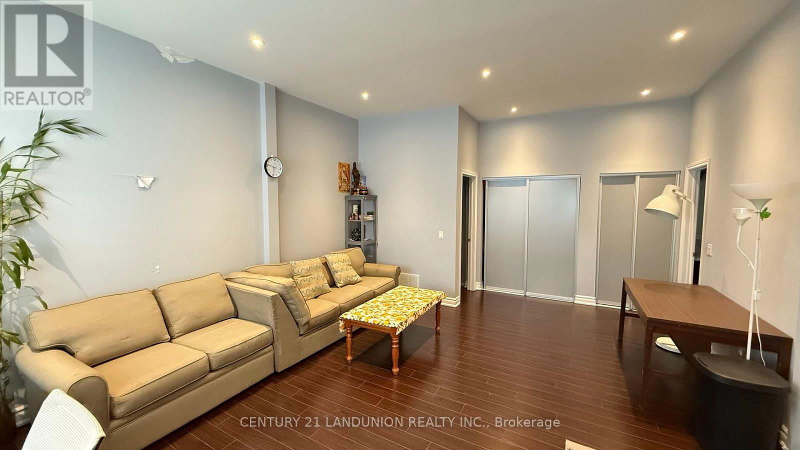 Back Unit - 10 NINETEENTH STREET Image 3
