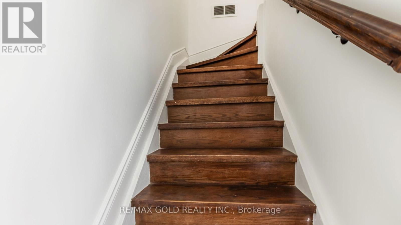 18 - 7560 GOREWAY DRIVE Image 11