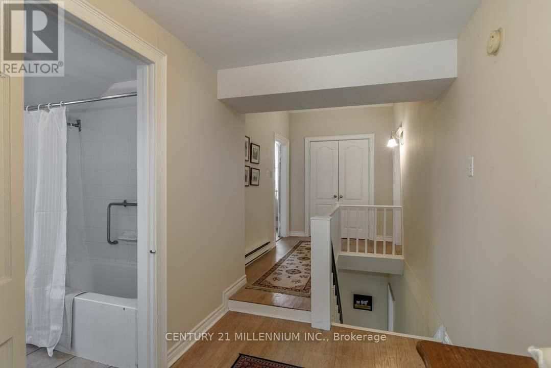 1380 QUEEN STREET WEST Image 24