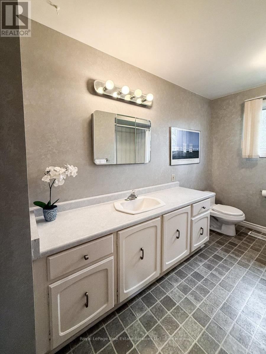2086 THORNLEA DRIVE Image 13
