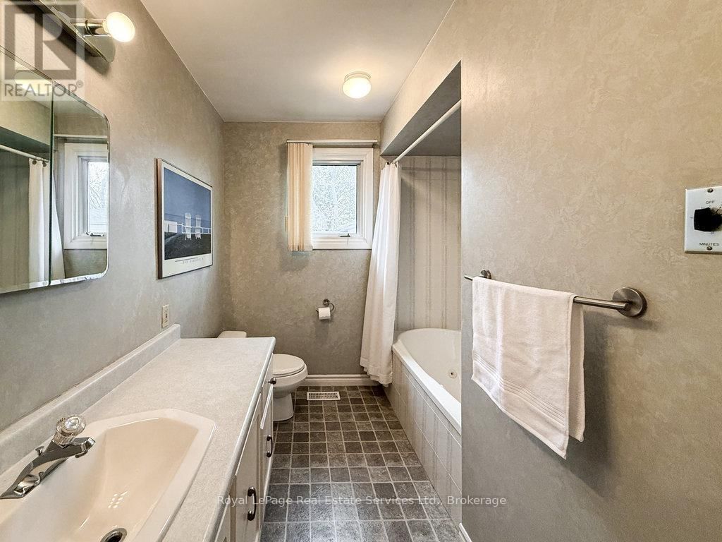 2086 THORNLEA DRIVE Image 14