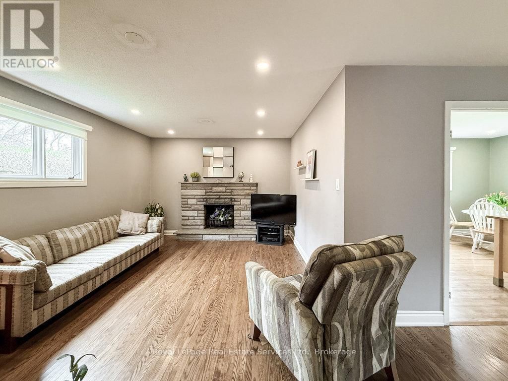 2086 THORNLEA DRIVE Image 22