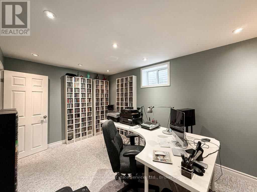2086 THORNLEA DRIVE Image 23