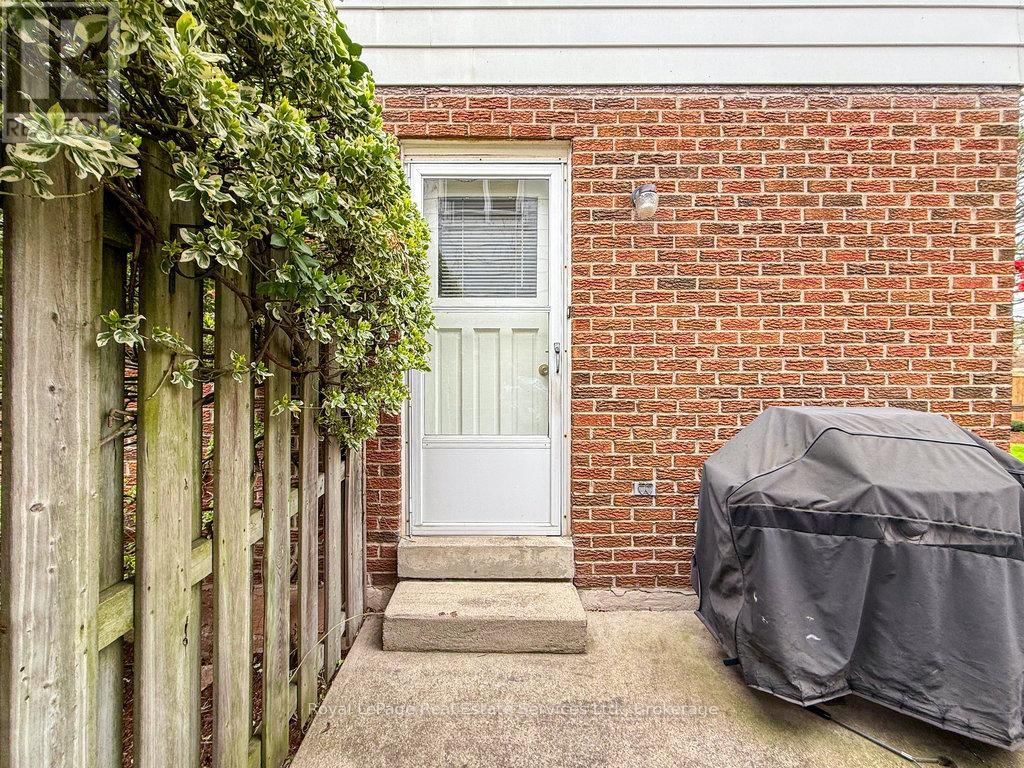 2086 THORNLEA DRIVE Image 34