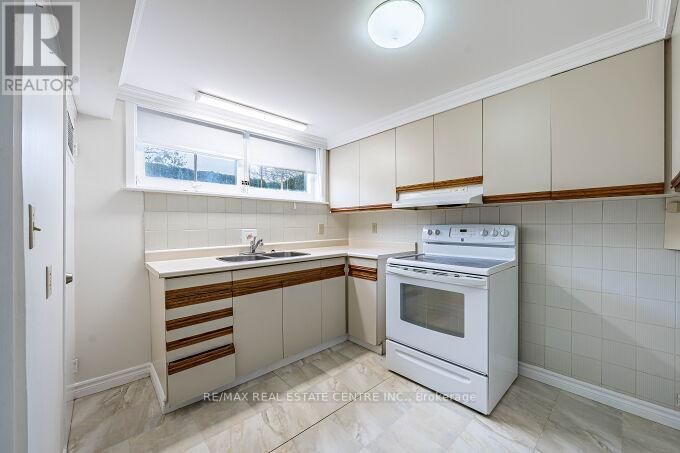 2 CARSWELL PLACE Image 14