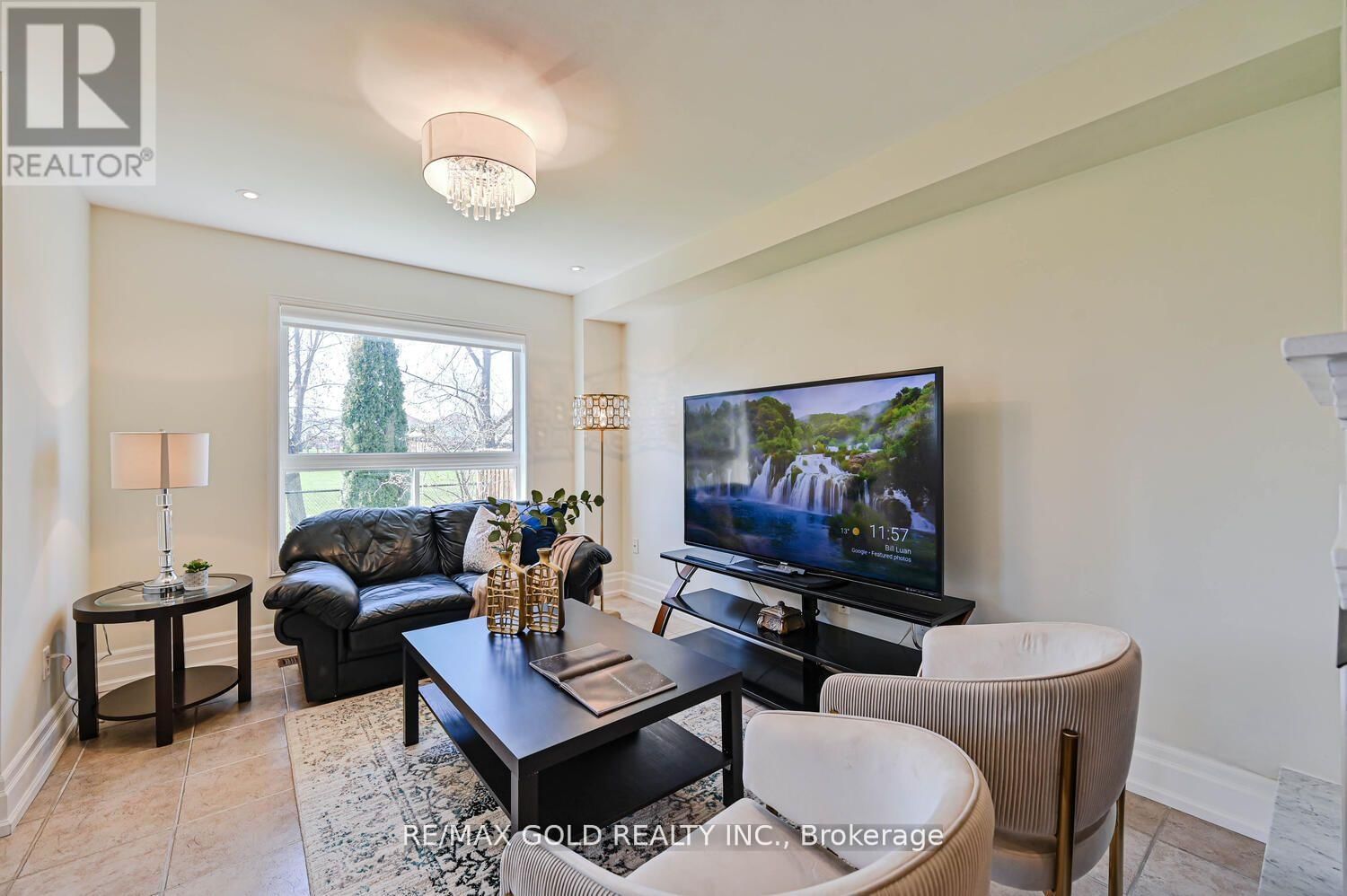 8 WILLOW PARK DRIVE Image 15