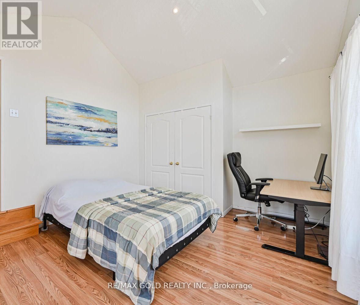 8 WILLOW PARK DRIVE Image 26