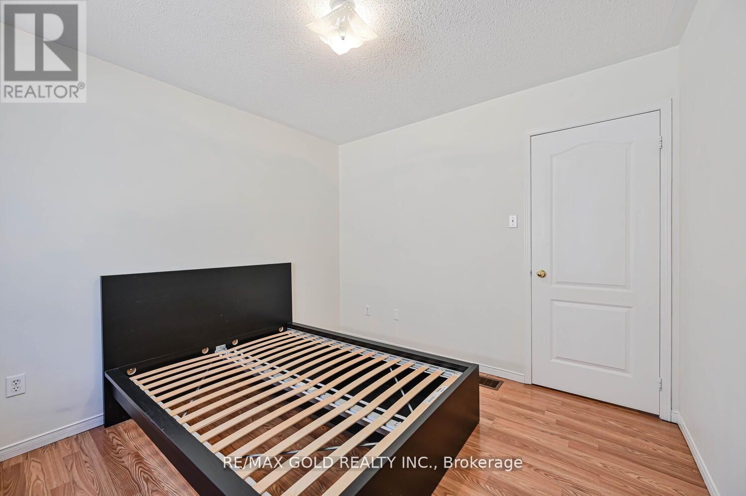 8 WILLOW PARK DRIVE Image 28