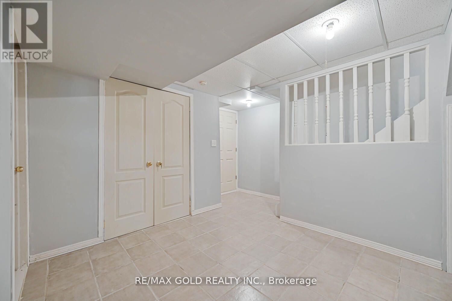 8 WILLOW PARK DRIVE Image 37