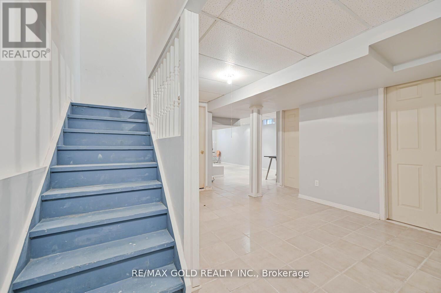 8 WILLOW PARK DRIVE Image 38