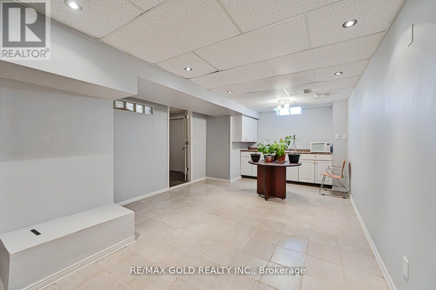 8 WILLOW PARK DRIVE Image 39