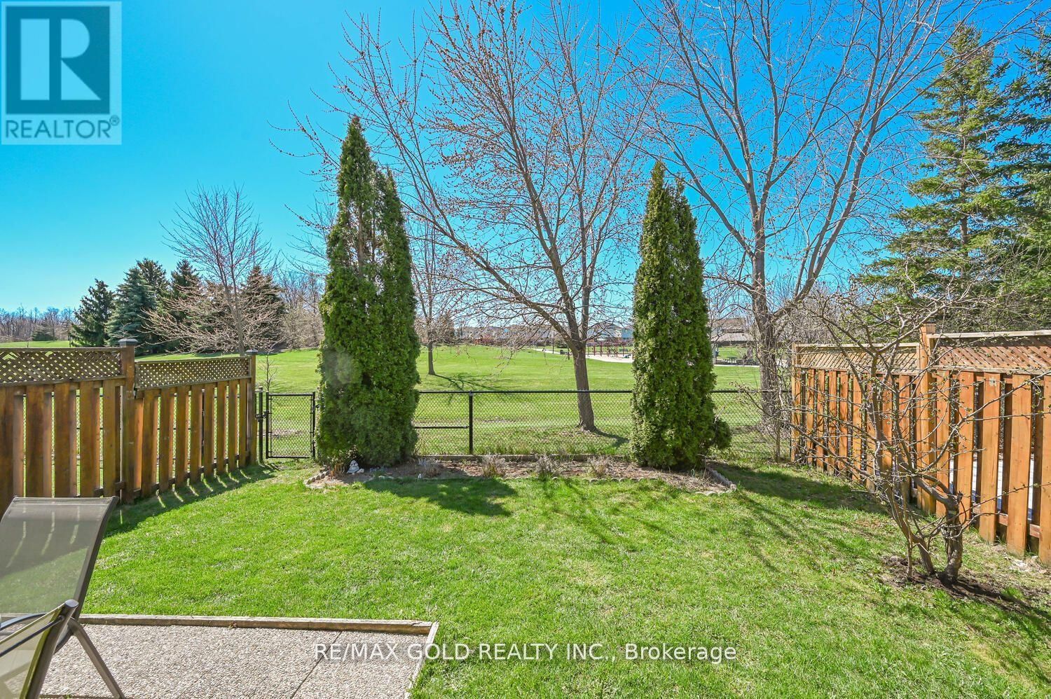 8 WILLOW PARK DRIVE Image 45