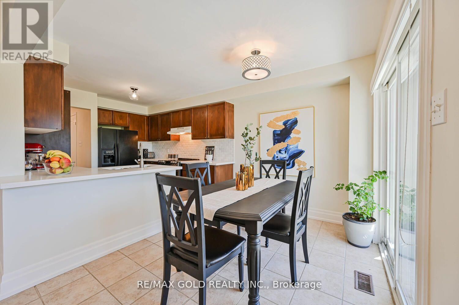 8 WILLOW PARK DRIVE Image 7