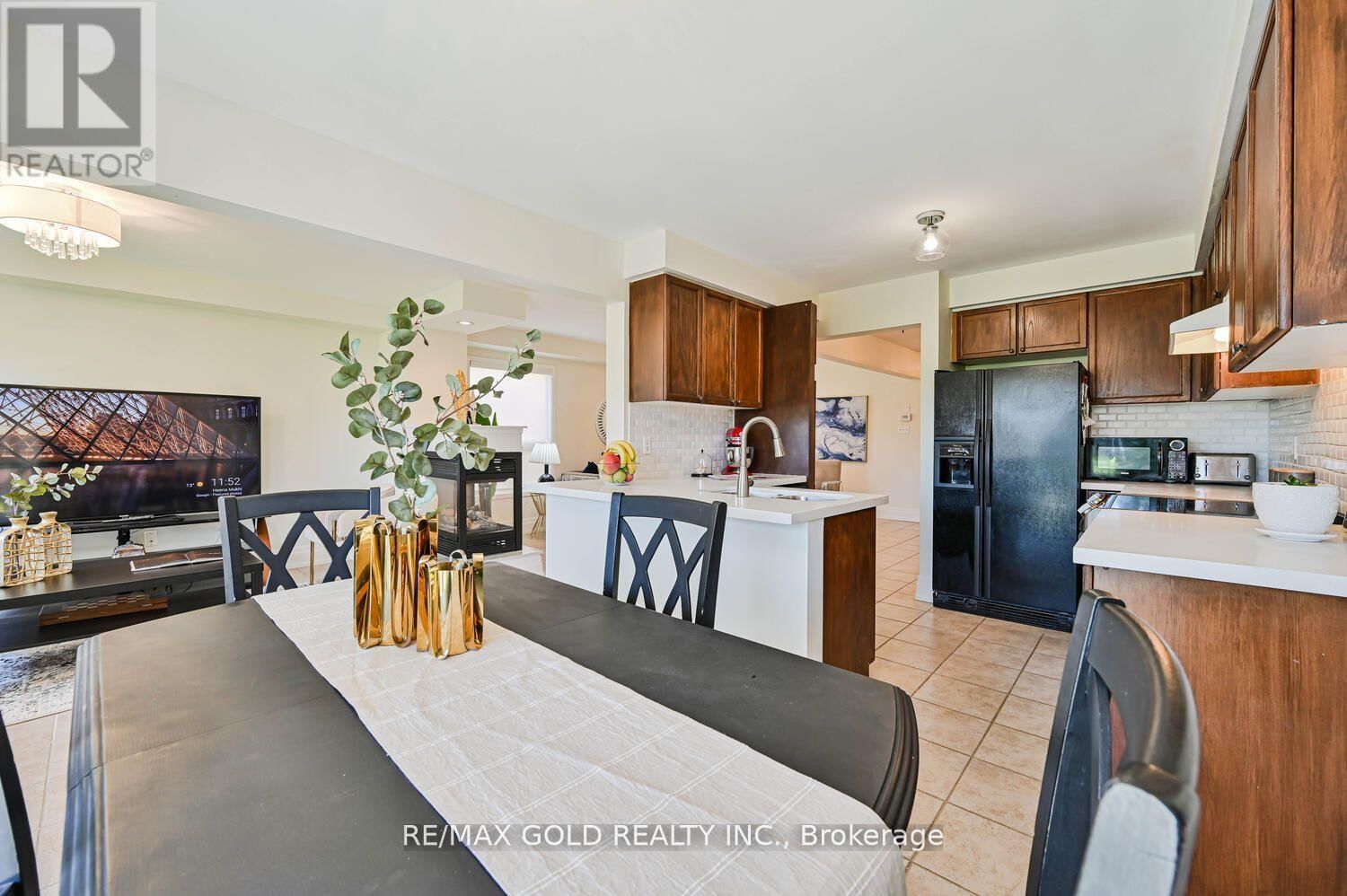 8 WILLOW PARK DRIVE Image 8