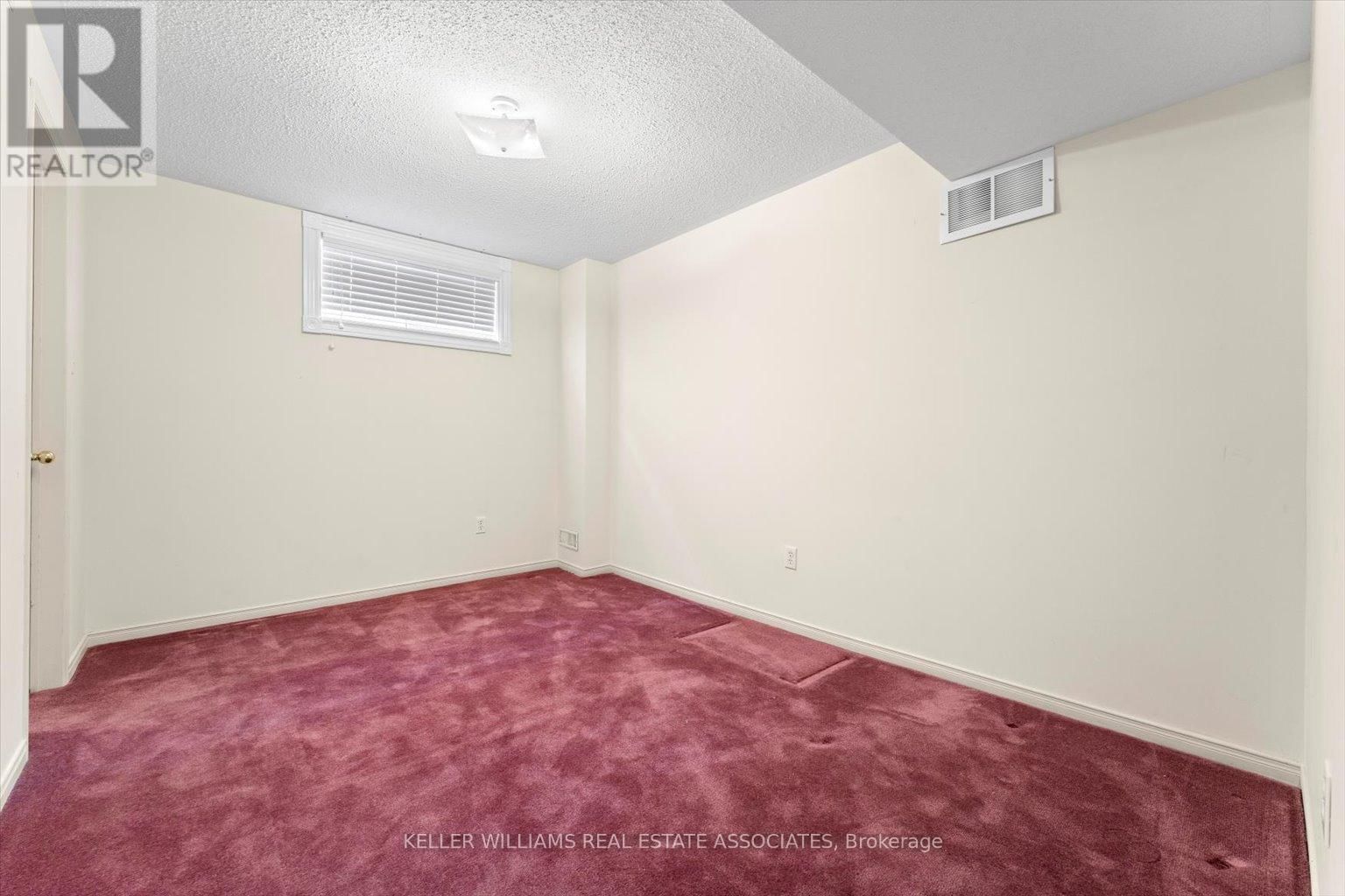 65 SUMMERFIELD CRESCENT Image 25