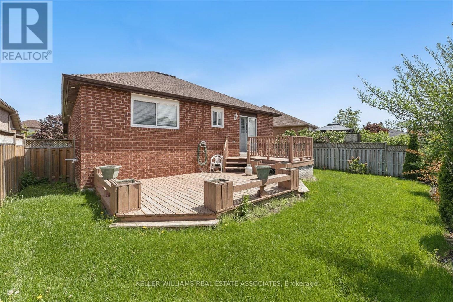 65 SUMMERFIELD CRESCENT Image 28