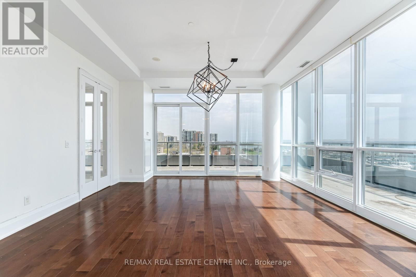 808 - 11 BRONTE ROAD Image 13