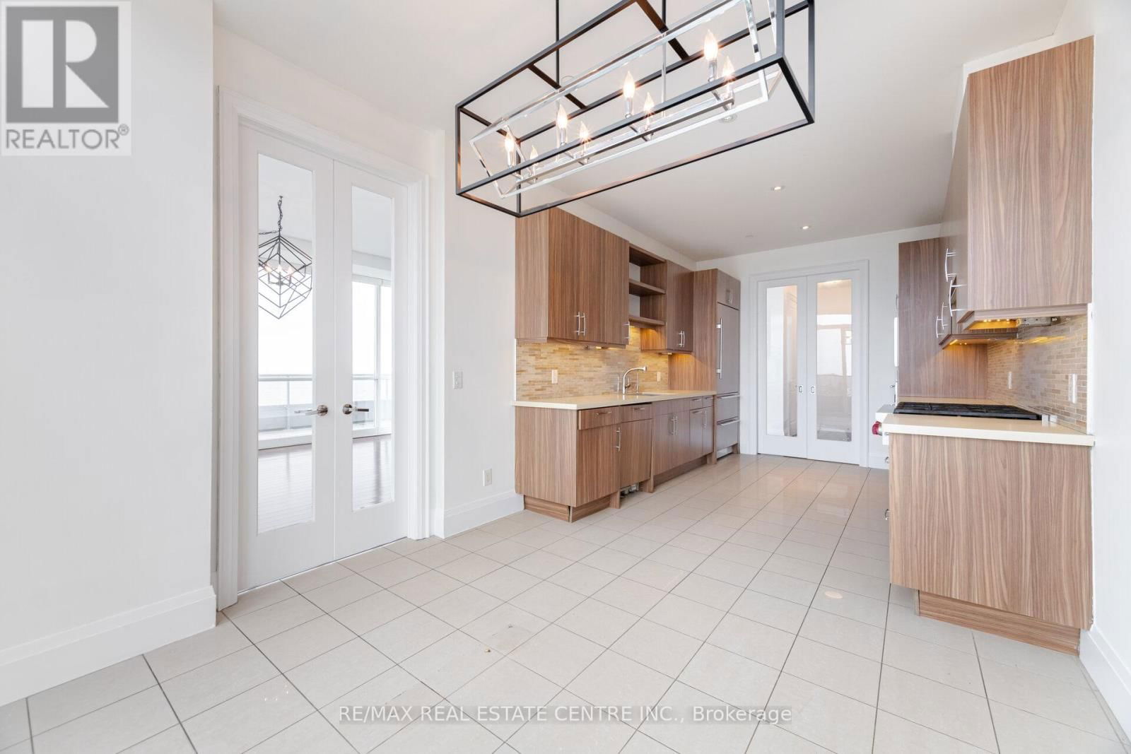 808 - 11 BRONTE ROAD Image 18