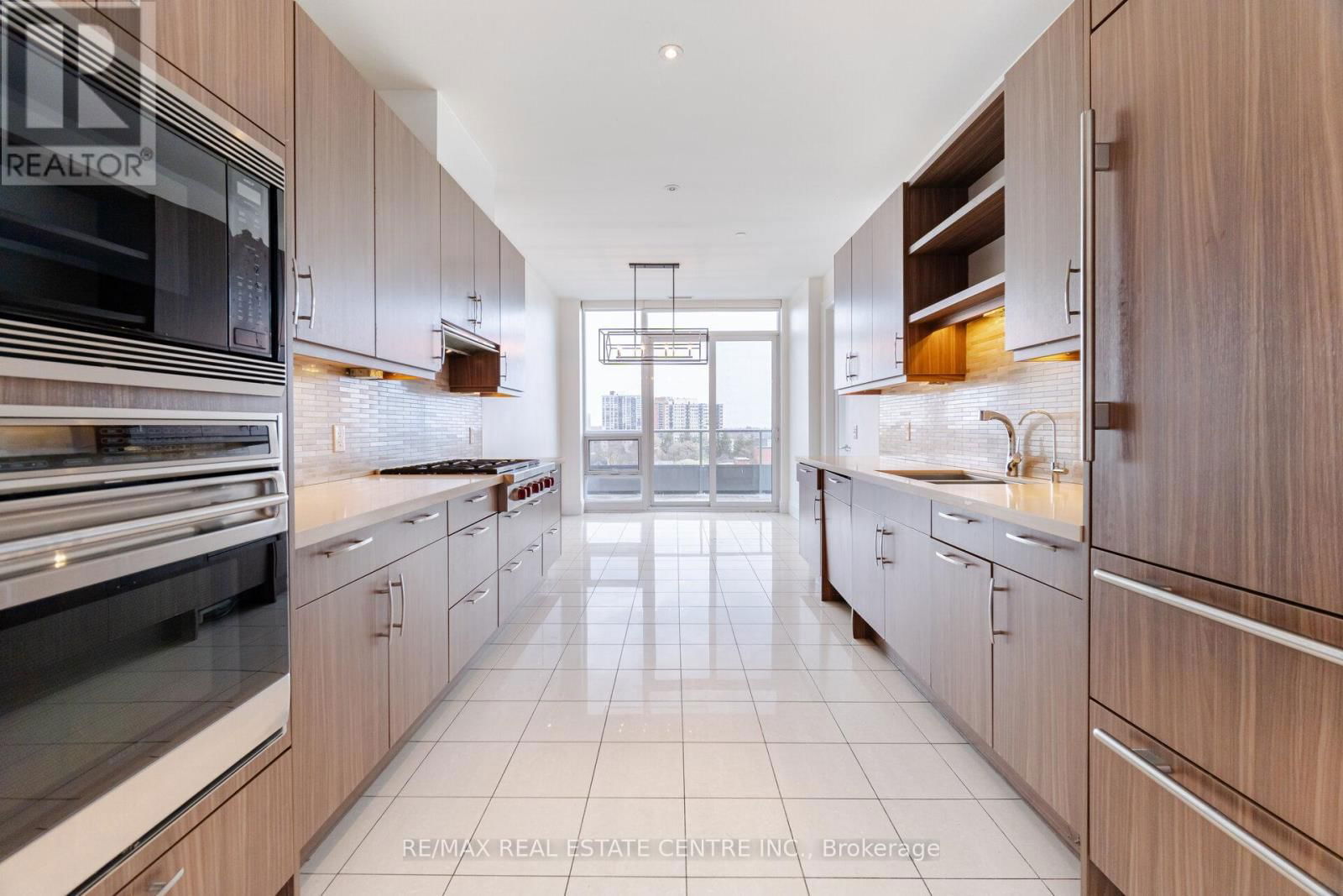 808 - 11 BRONTE ROAD Image 19